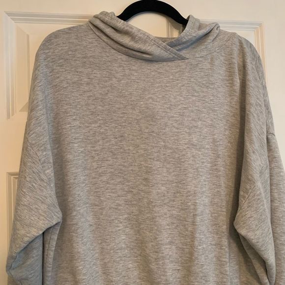 Fabletics Bo Hoodie Size Medium - Picture 2 of 4